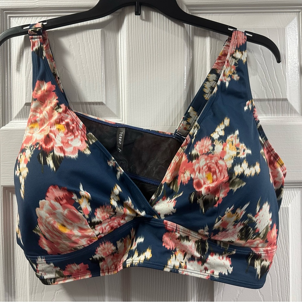 NWT Torrid  Women’s Swimsuit